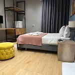 Tirona Tirana