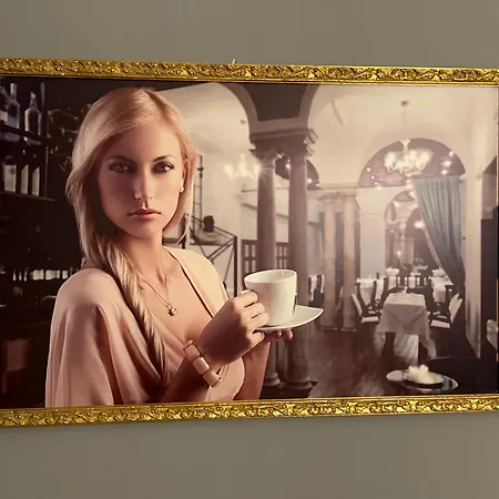 Tirona Szálloda