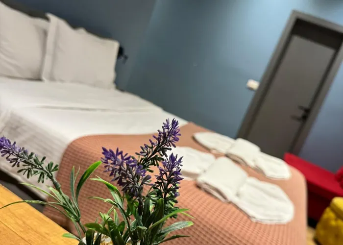 Tirona Hotel *