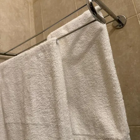 Tirona Hotel