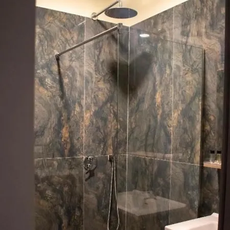 酒店 Tirona 地拉那