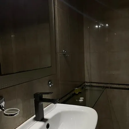 Tirona Hotel